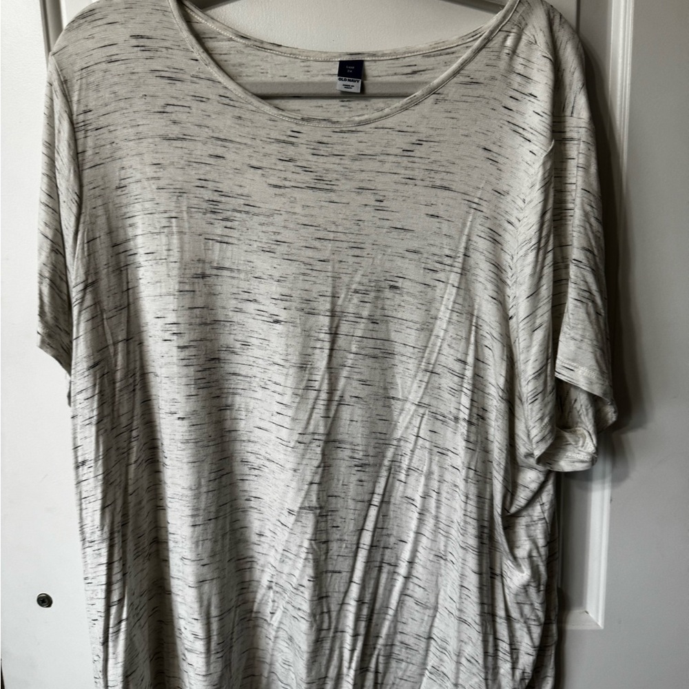 Old Navy Cream Heathered Scoop Neck Short Sleeve Tee with Black Speckle
